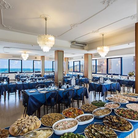 Hotel Miramare Гатео а Маре Екстериор снимка
