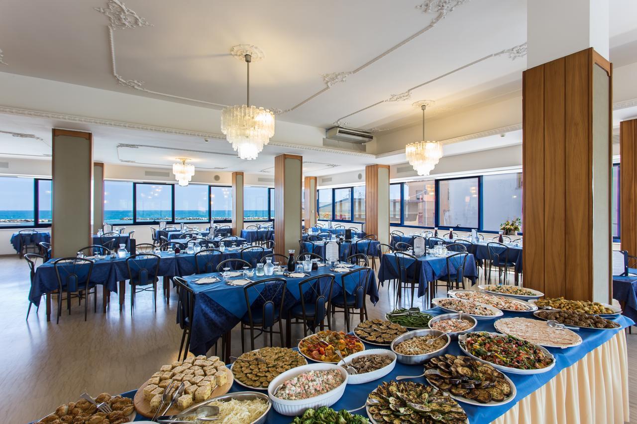 Hotel Miramare Гатео а Маре Екстериор снимка
